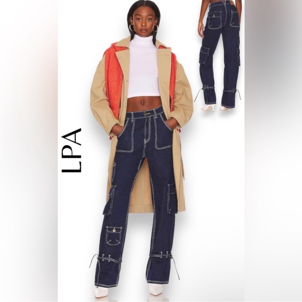 NEW WITH TAG Bea Mid Rise Barrel Cargo
LPA OUT OF STOCK SIZE ON REVOLVE!